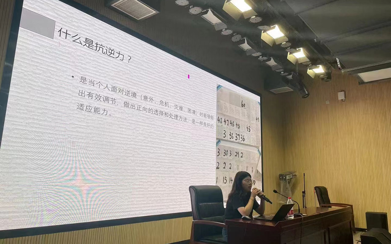 依兰董玉娣中学